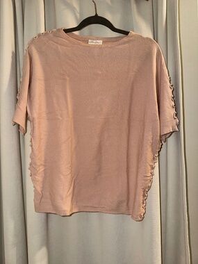 Allie Rose Cotton Top w/ decorative back buttons and scallop trim, Pink sz L